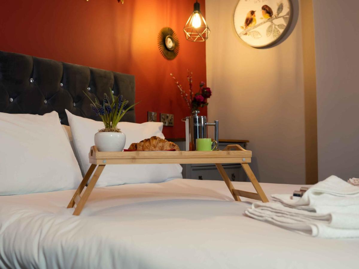 Pass The Keys Amazing, Newly Renovated 5Bedroom House Sleeps 10 Scarborough Exterior foto