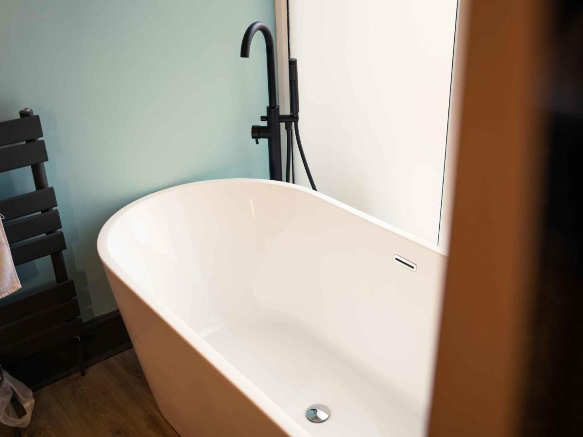 Pass The Keys Amazing, Newly Renovated 5Bedroom House Sleeps 10 Scarborough Exterior foto