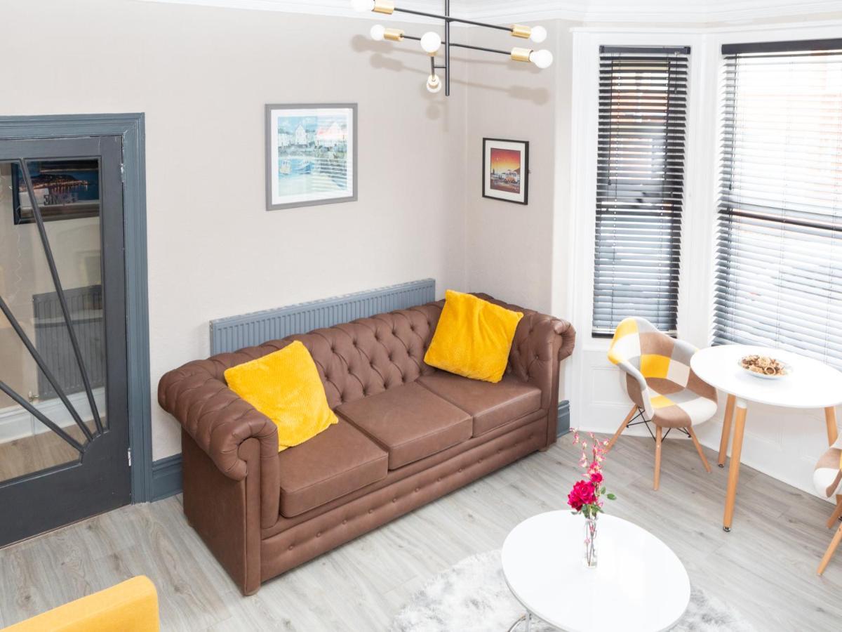 Pass The Keys Amazing, Newly Renovated 5Bedroom House Sleeps 10 Scarborough Exterior foto