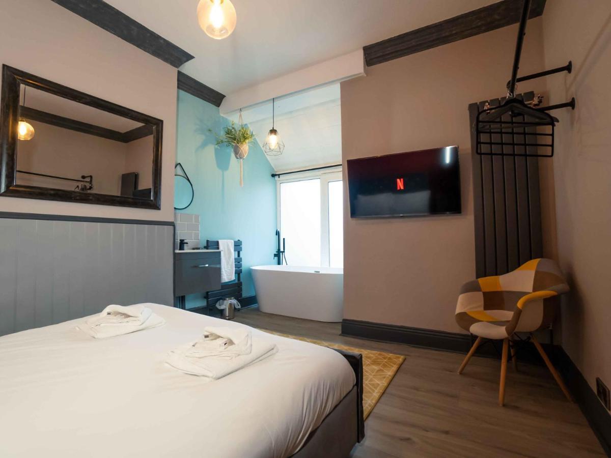 Pass The Keys Amazing, Newly Renovated 5Bedroom House Sleeps 10 Scarborough Exterior foto