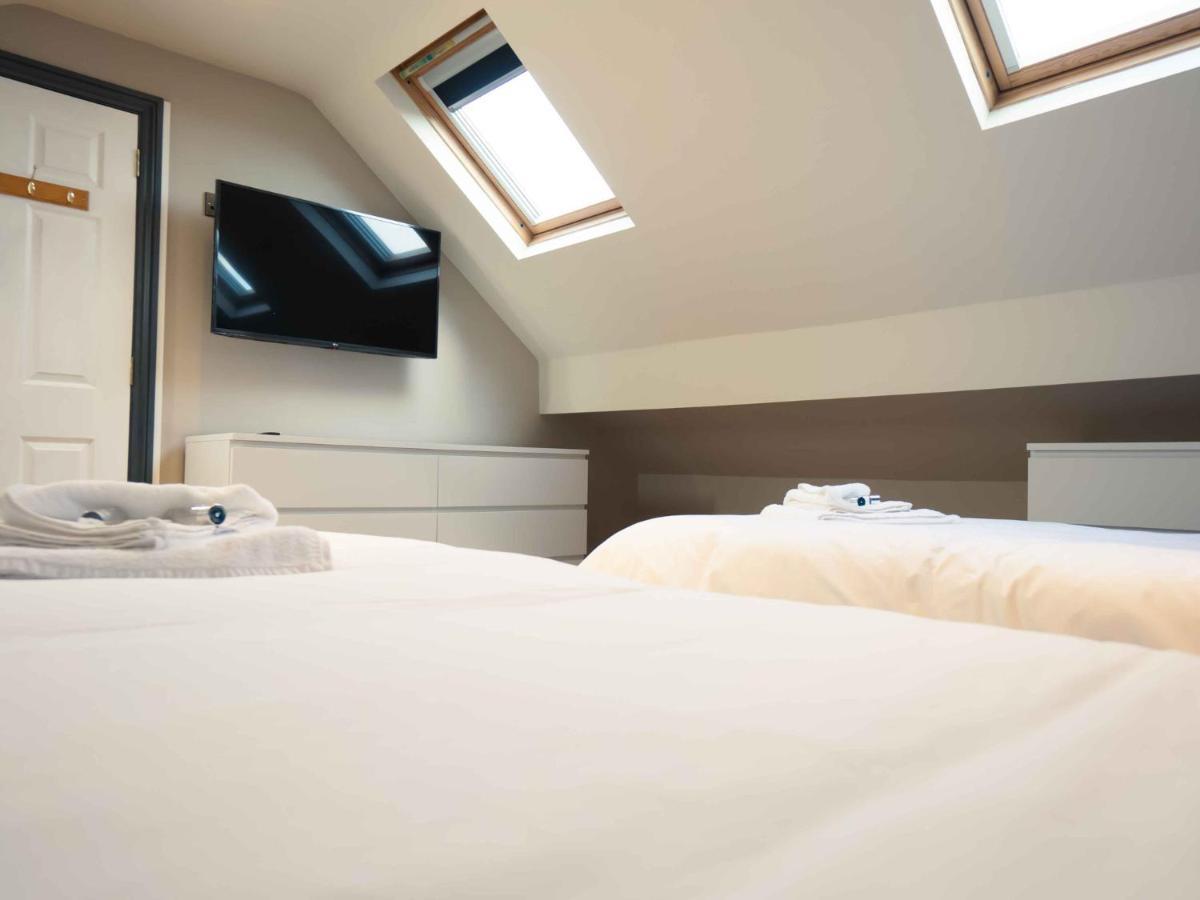 Pass The Keys Amazing, Newly Renovated 5Bedroom House Sleeps 10 Scarborough Exterior foto
