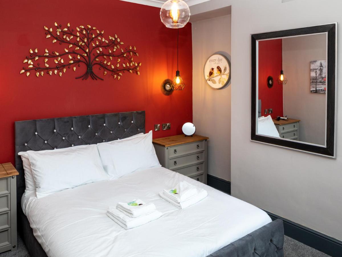 Pass The Keys Amazing, Newly Renovated 5Bedroom House Sleeps 10 Scarborough Exterior foto